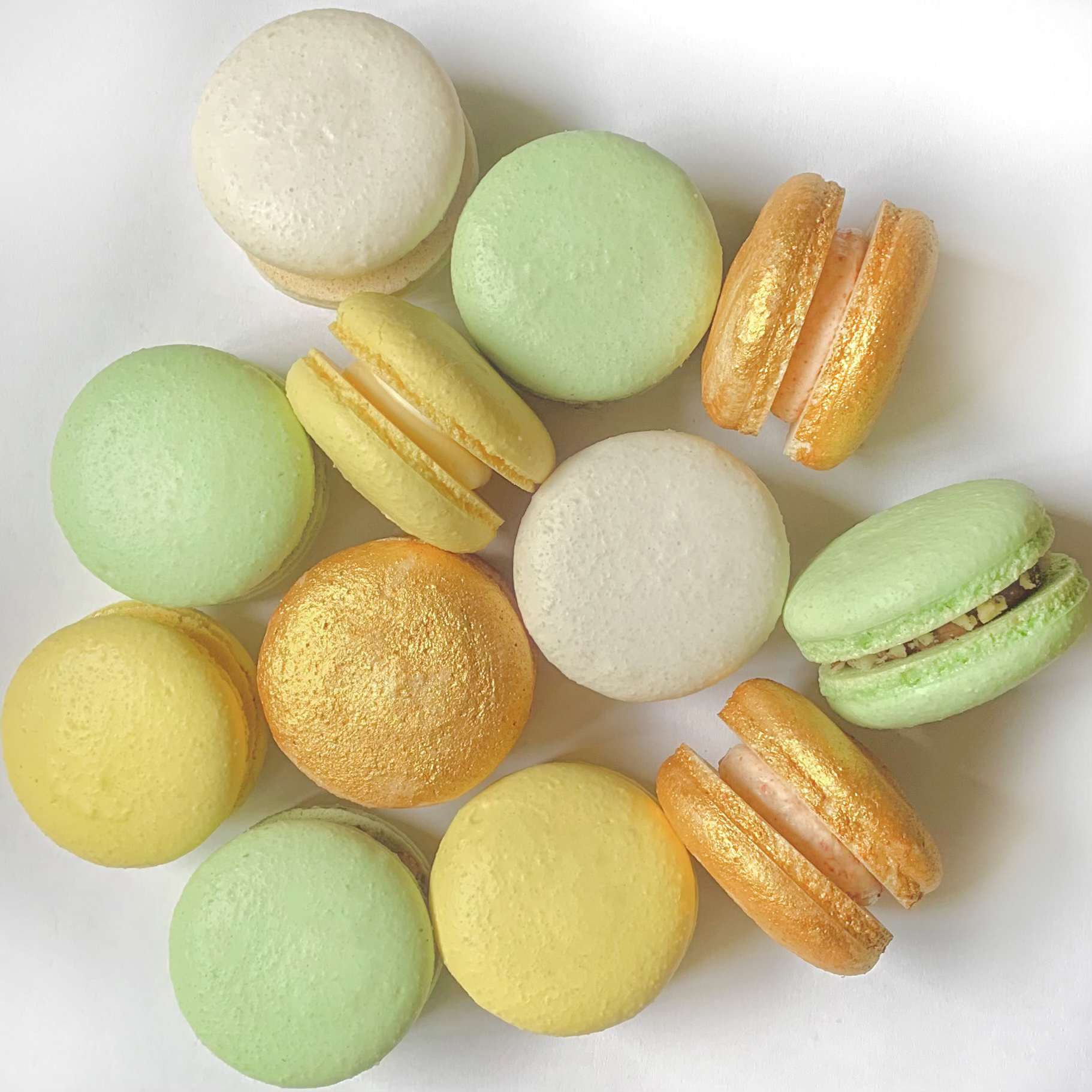 princess and the frog macarons